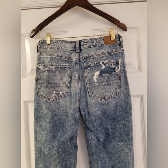 American Eagle Women's Distressed Ripped Washed Blue Jeans Size 4 Short - Picture 6 of 15